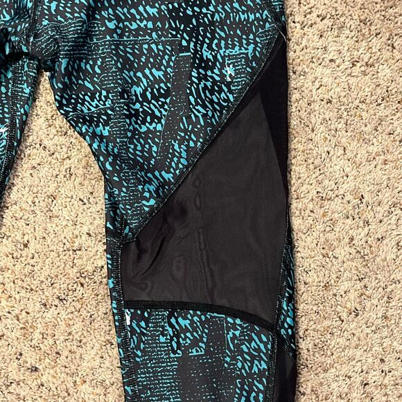 UNDER ARMOUR BBLUE HEATGEAR MESH PRINTED ANKLE CROP LARGE - Picture 7 of 7